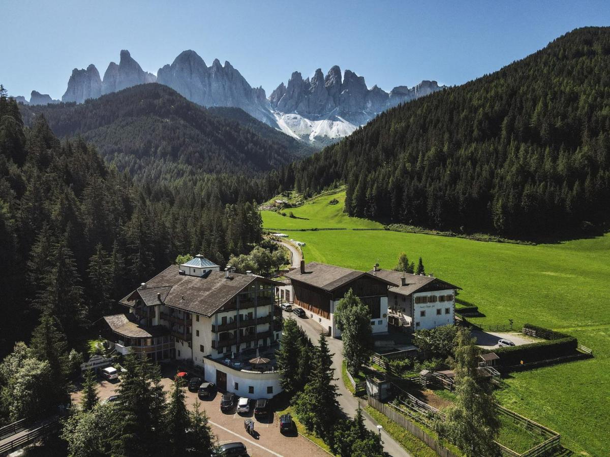 Hotel Ranuimuellerhof Funes  Exteriör bild