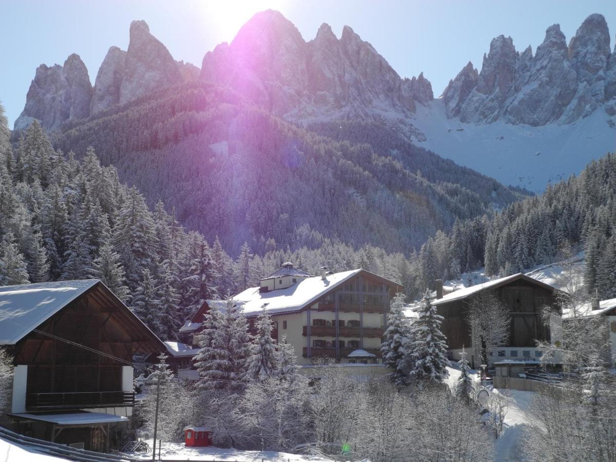 Hotel Ranuimuellerhof Funes  Exteriör bild