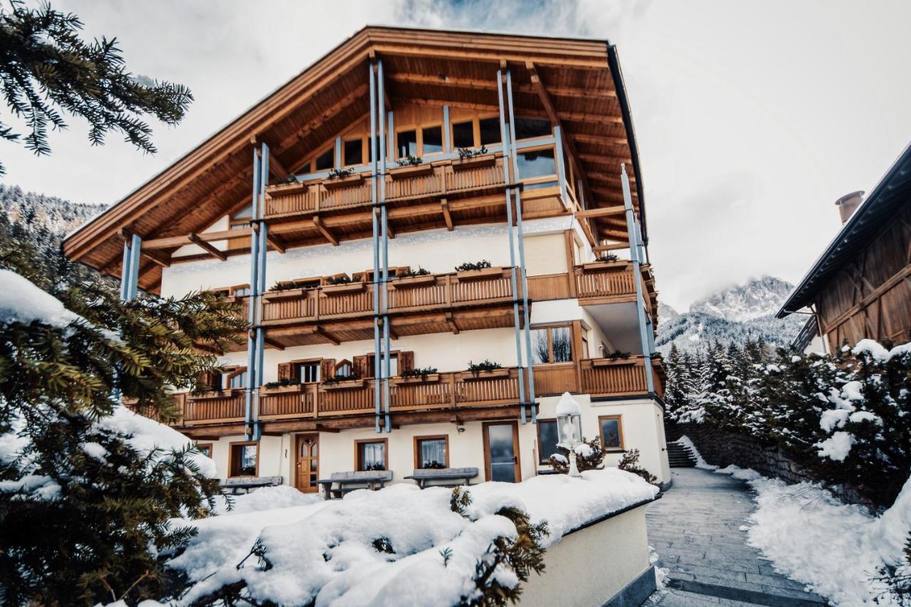 Hotel Ranuimuellerhof Funes  Exteriör bild
